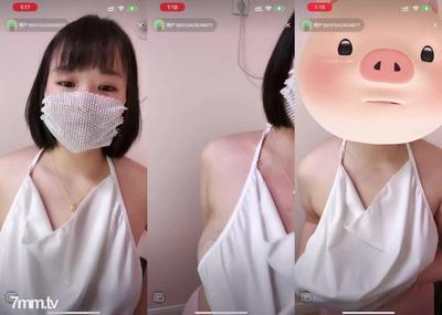 [Extreme Douyin ❤️Scarce Resources] The Latest &quotCrazy Douyin 4" Has A Large Scale Of Beautiful Women Without A Lower Limit. The Interior Is Naked And Vacuumed.