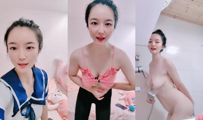 기질 하얀 부드러운 아름다운 젊은 여성! 최근 4시간 동안 바다에 가고 싶은 유혹! 교복을 입은 섹시한 의상, 욕실의 젖은 몸, 점프하는 계란