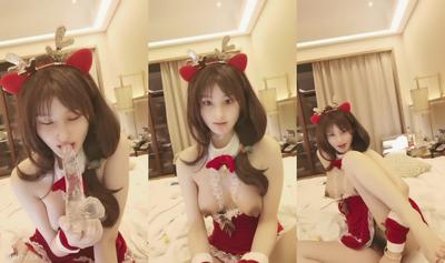 ハンサムな新人のXiaozhuzhuは、生放送を通して顔を見せ、セクシーな服で誘惑し、乳をこすって遊んだり、小道具をオマンコに突き刺したりします