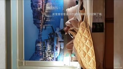 "완벽한 얼굴 ☀️ 부티크 유출" 상냥한 해외 귀국자가 새 여자 친구와 복수 여행을 떠납니다. 셀카 섹스의 전 과정에 초점이 있습니다.