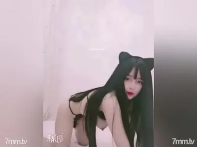 Douyinの女神は海に行き、彼女の名前を[Milk Crisp]に変更しました超大規模なVX支払いは、ミルクを漏らしてうめき声を上げている2つの超大きな白いウサギをついに離陸させました.空は魅力的でおいしいです!