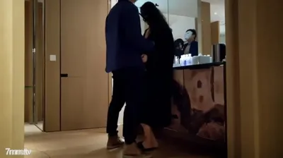 Twitter의 검은 실크 여신 &quotMiss CD"는 팬 특집 비즈니스 호텔 데이트 팬과 모든 종류의 열정적 인 혼란과 치열하게 싸 웁니다.