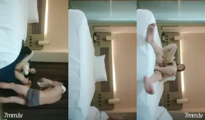 2021-11-10 Zhan Xiaoliは高品質のTanhuaの甘い女性で、黒いシルクと白いブーツがパンティーに伸び、猫をこね、超接写アングルから撮影し、足を運び、激しく乗ります