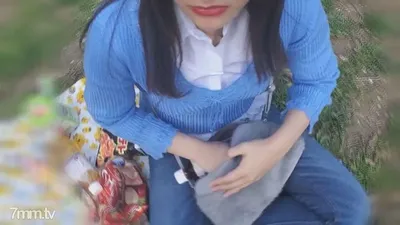 fc2-ppv 2892254 [個人] 一個毀了她家的女人參觀了她的家，讓她吸了另一個人的棍子在寒冷昏暗的房間裡連續大量陰道射精 {