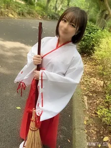 fc2-ppv 3150908 ※初回数量限定※【現 役・巫女さん】とってもかわいい『Bカップ』ちっぱい巫女さんを無許可でハメ撮りしました 中出し2回 {